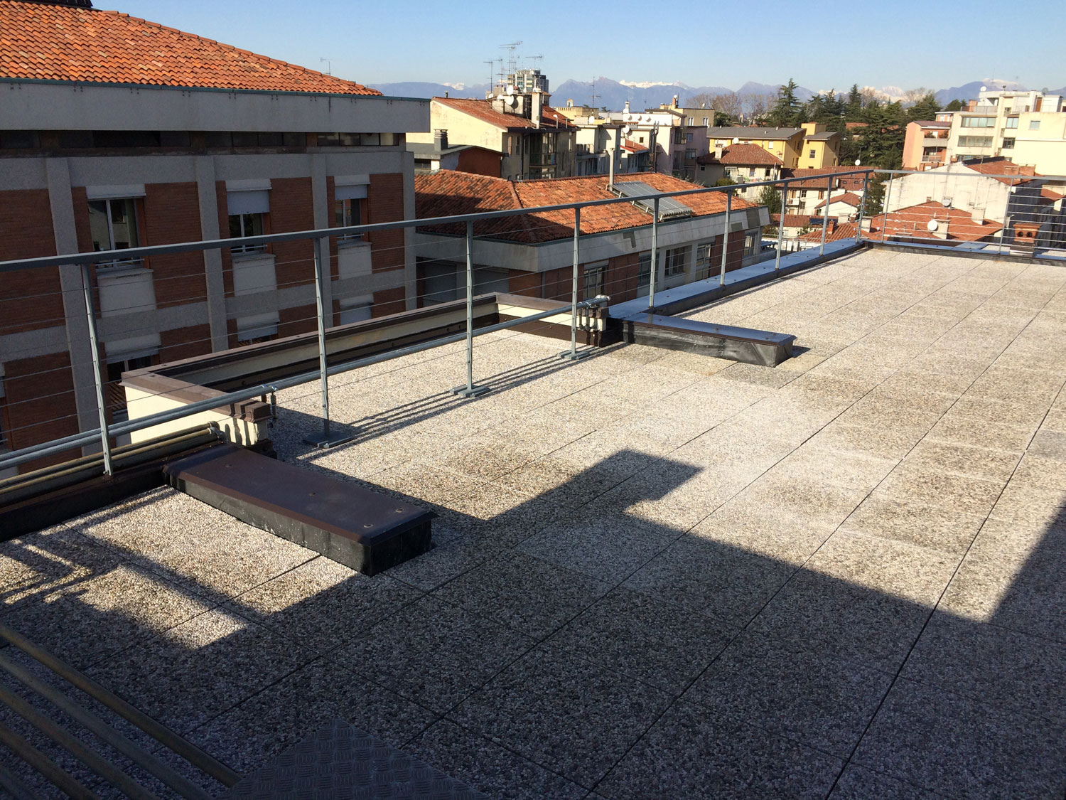 Condominio est (ud) – rifacimento impermeabilizzazione e ... Rifacimento terrazzo condominiale